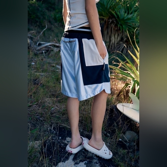 NEW FREE PEOPLE MOVEMENT DRAFT PICK SHORTS SIZE SMALL $98 - Picture 2 of 9